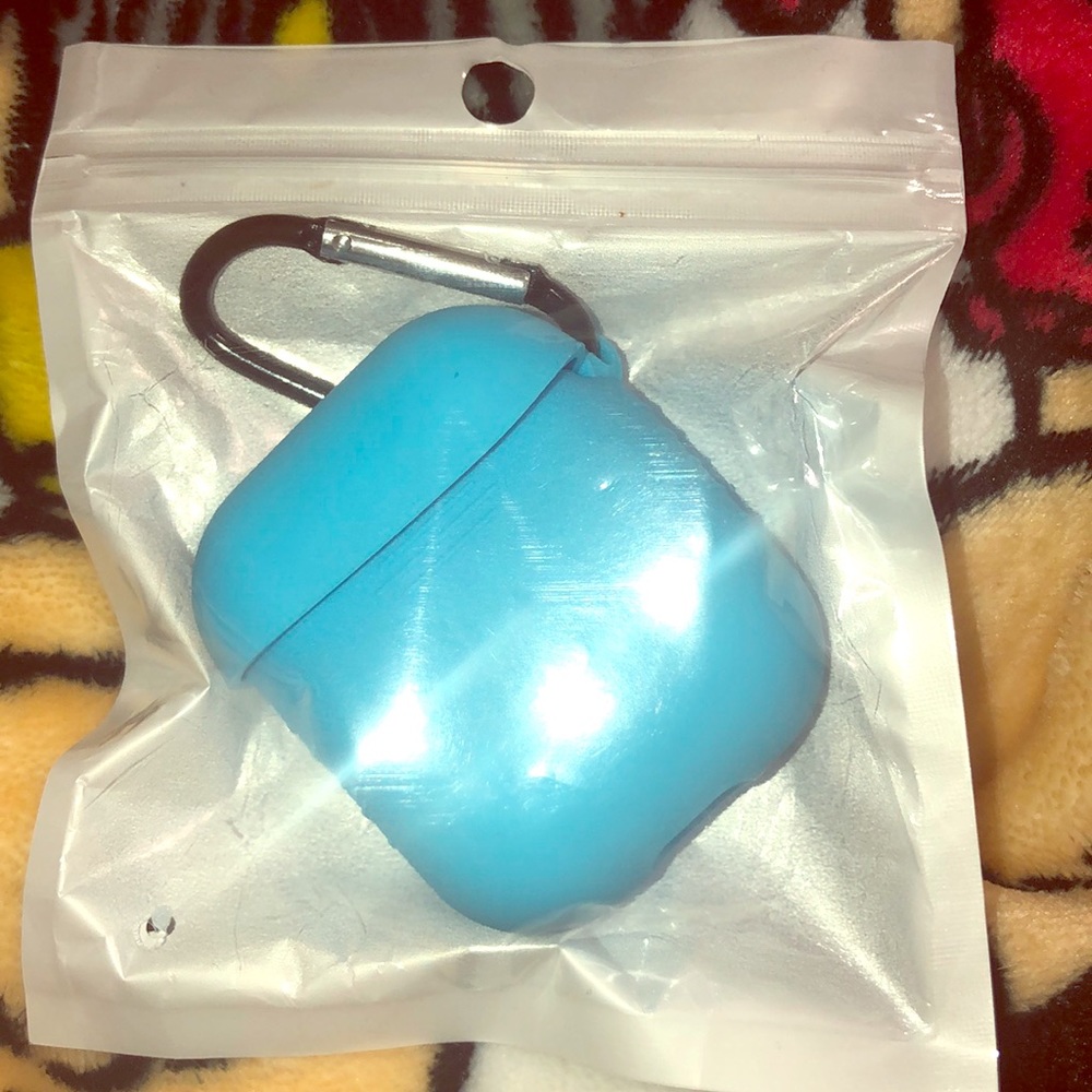Blue Airpods Case & Clip